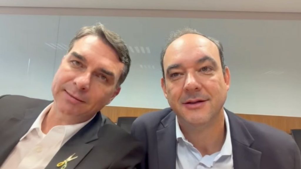 Flávio Bolsonaro e Flávio Roscoe