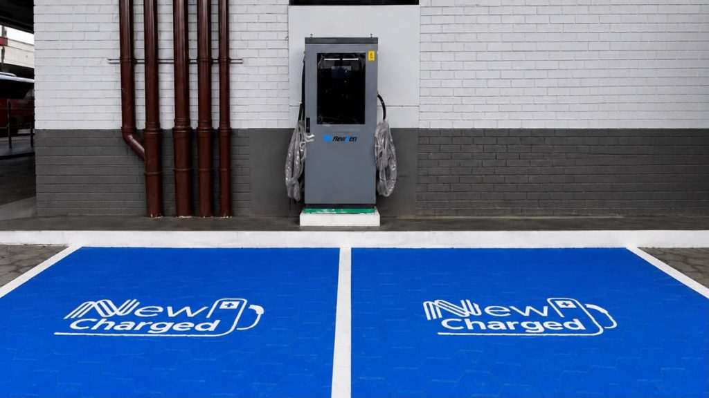 A Rodoviária de BH ganha dois novos pontos de recarga para carros elétricos e tarifa promocional é de R$1,59 por kWh.