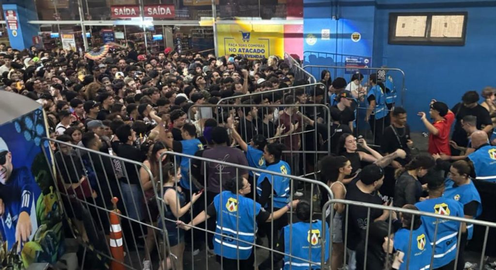 Público denuncia superlotação e falta de estrutura em festa realizada no Shopping do Avião