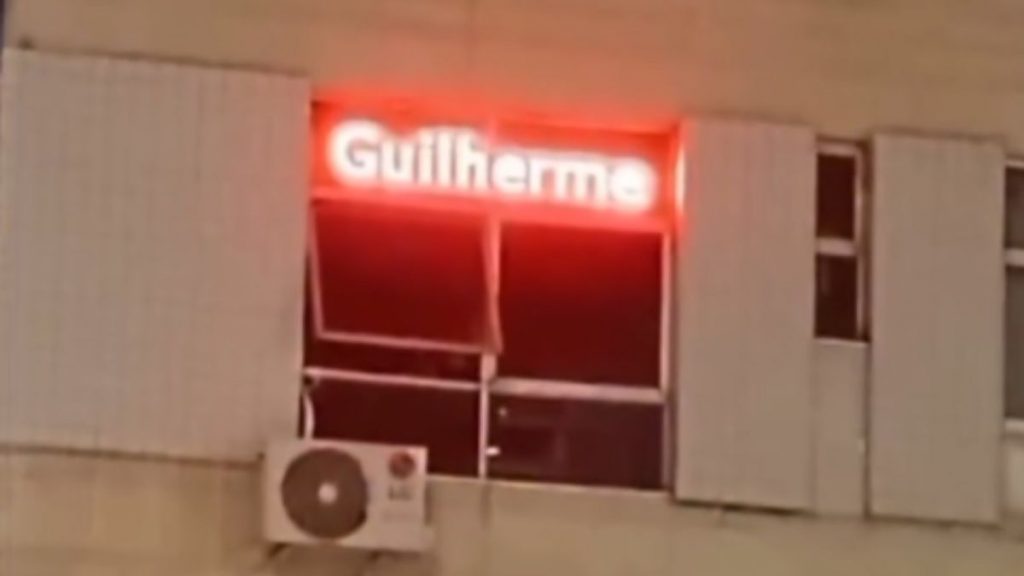 ‘Guilherme Luthier’: Entenda a disputa sobre a já tradicional placa em prédio de BH
