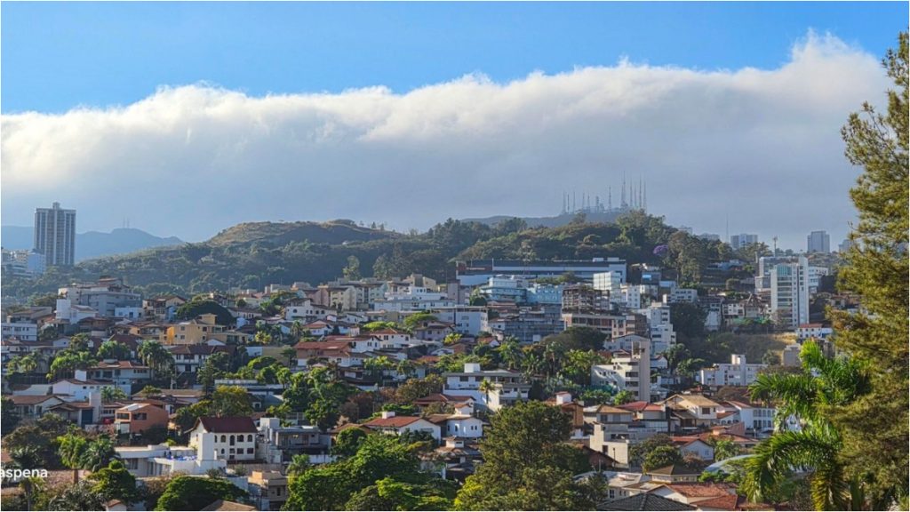Serra do Curral ‘tsunami’ nuvens BH