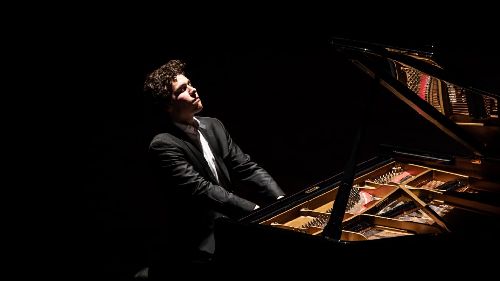 Pianista holandês Nikola Meeuwsen se apresenta na Sala Minas Gerais