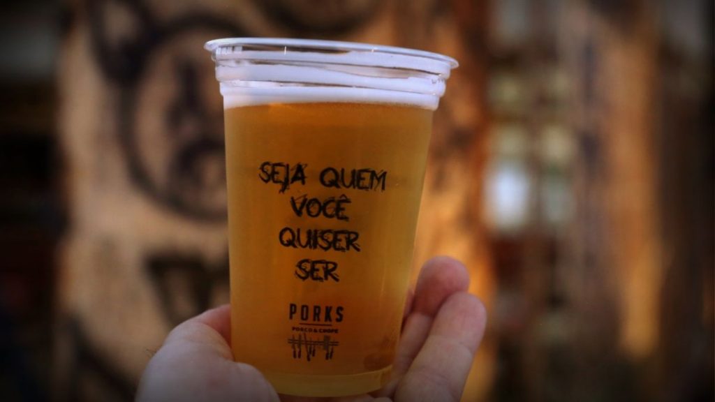 Bares de BH oferecem chope grátis para quem votar neste domingo