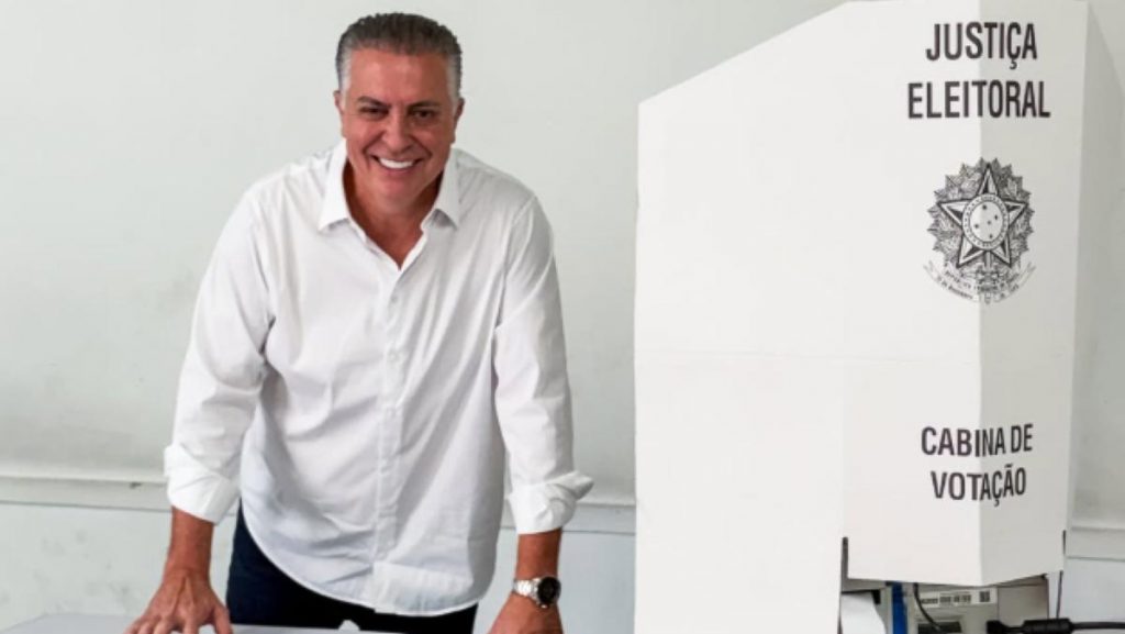 Prefeito de BH, Álvaro Damião, vota no bairro Concórdia (Prefeitura de BH/Divulgação)